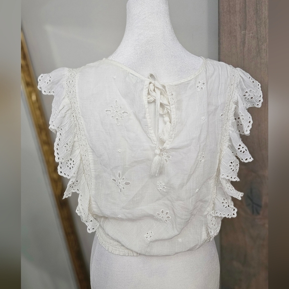 AERIE Ruffled Lave Eyelet Flutter Sleeve Blouse In Ivory. Size Medium - Picture 10 of 12